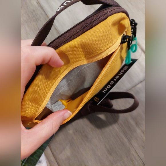 NWT! Sherpani Hyk Hip Pack/Cross Body, Sundial (Golden Yellow), RFID Blocking - Picture 4 of 8